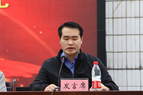 教师代表伍磊发言_副本_副本.jpg